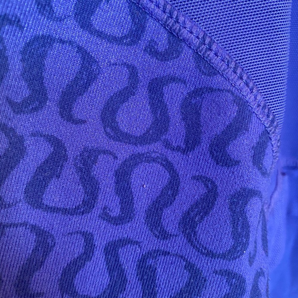 Lululemon v-neck tank - Picture 5 of 7